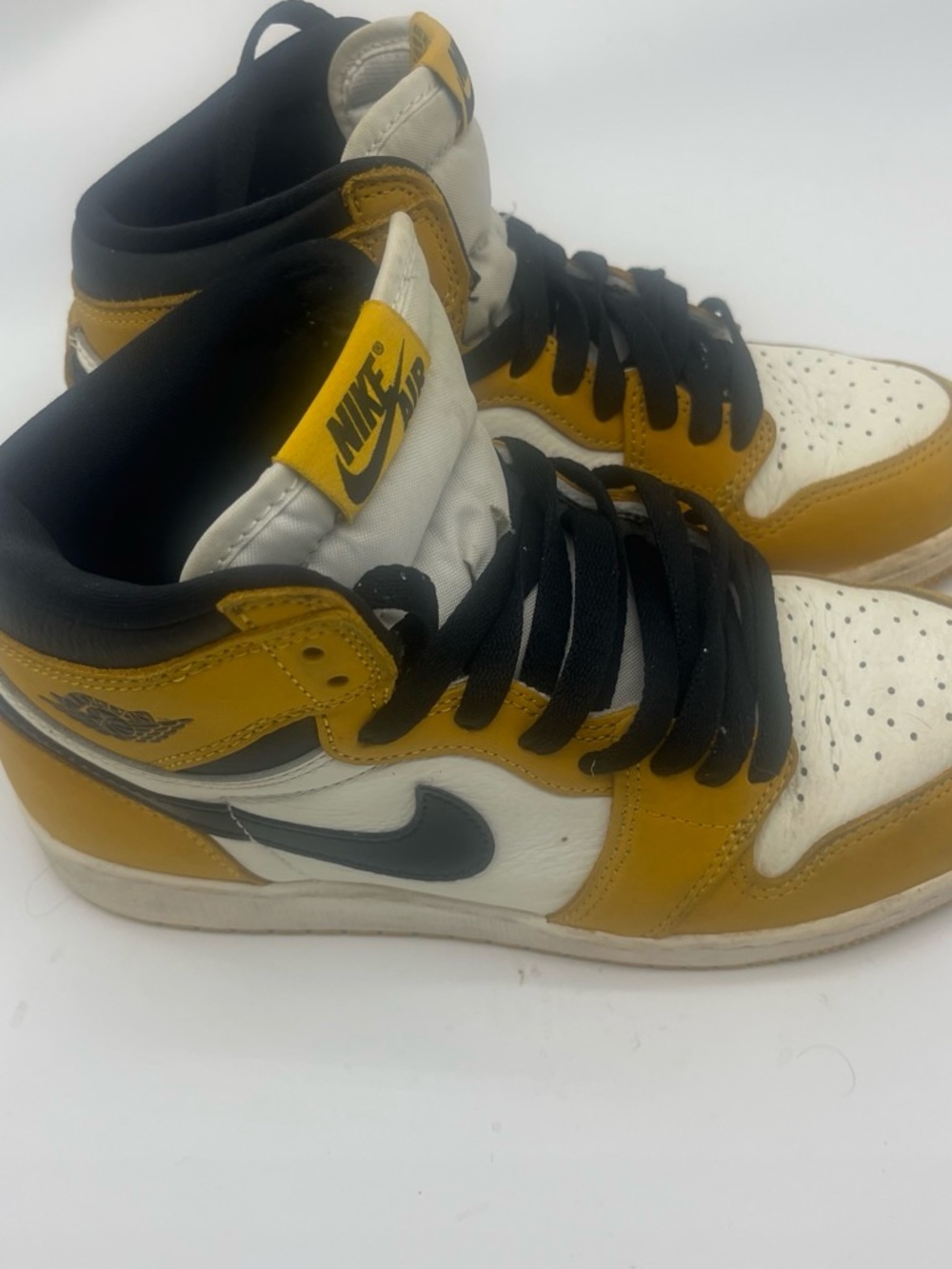 Nike youth Men’s High-Top Sneakers in White, Mustard, and Black